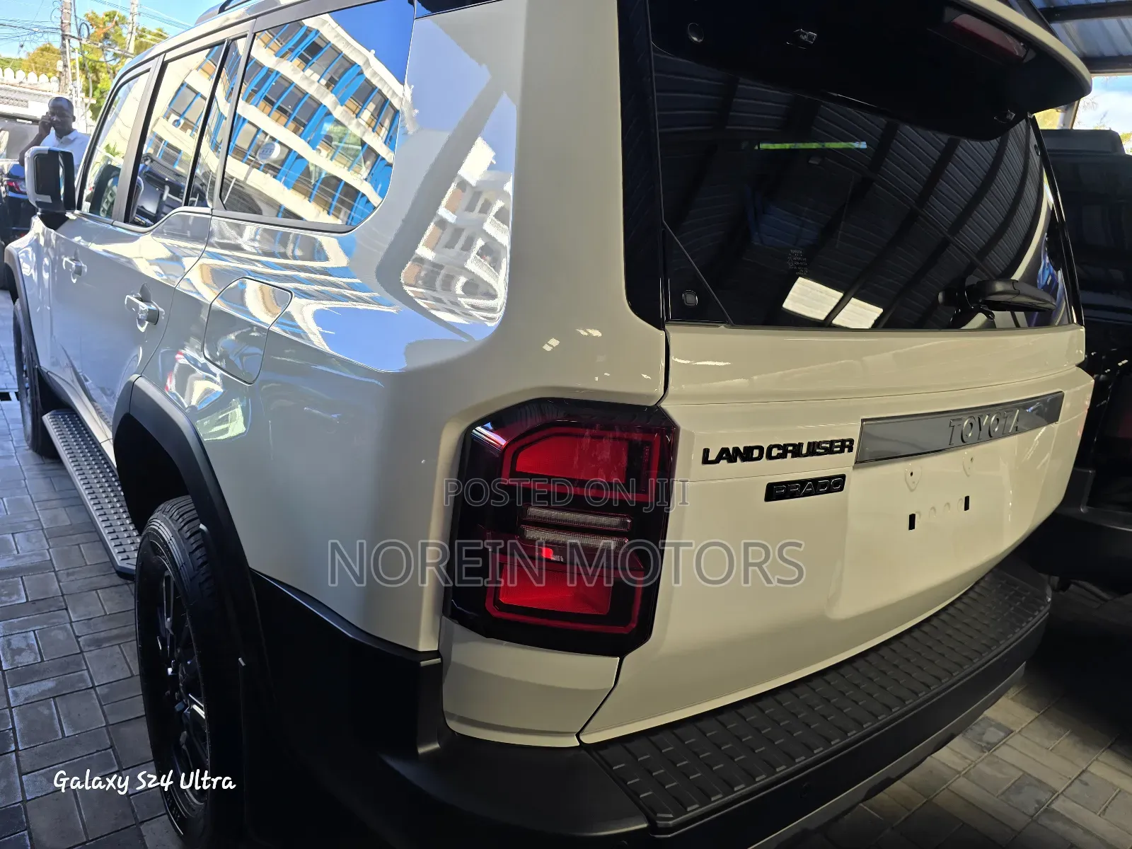 Toyota Land Cruiser Prado 2024 Off white