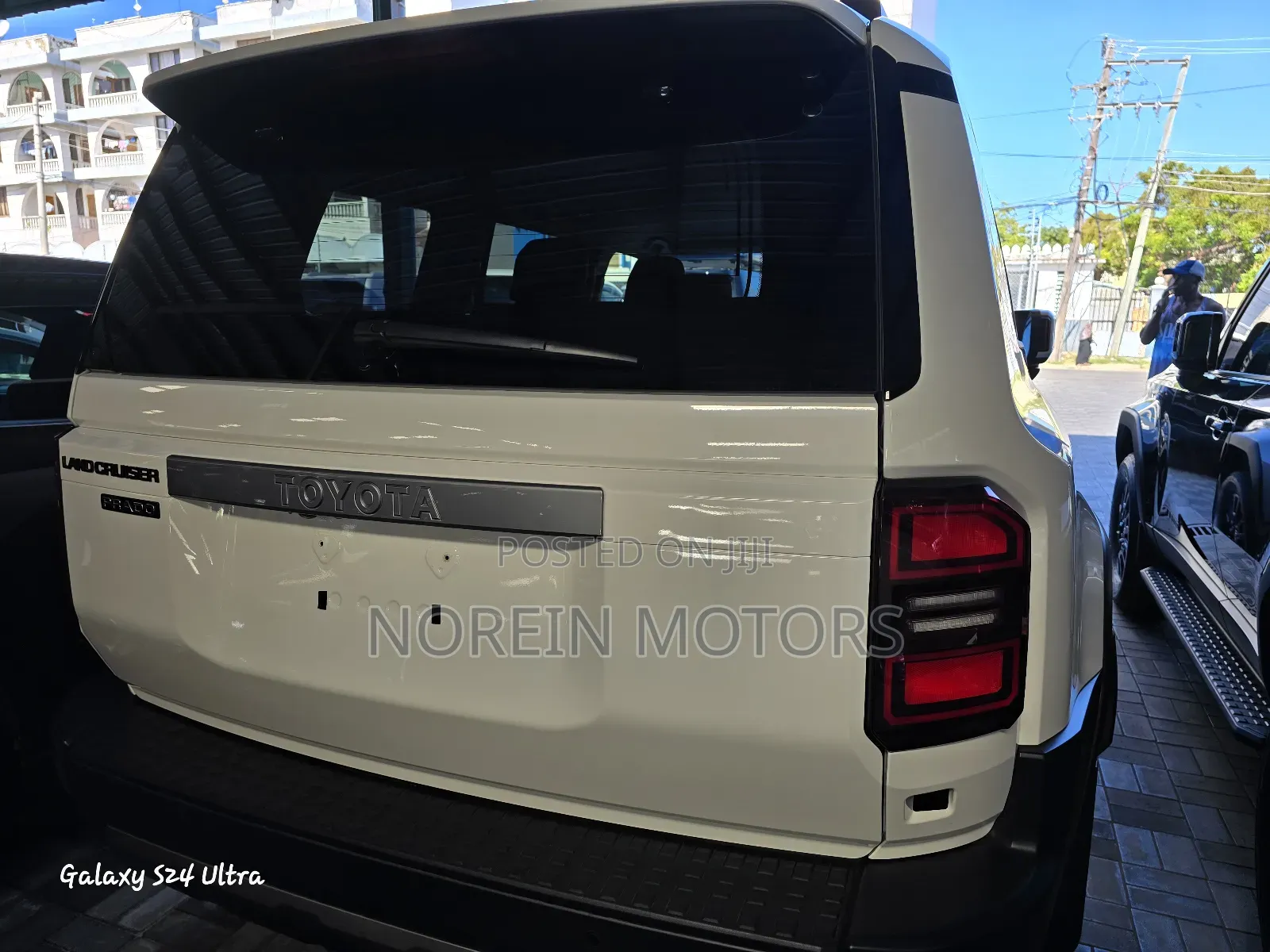 Toyota Land Cruiser Prado 2024 Off white