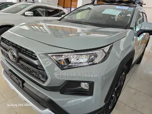 Toyota RAV4 2021 Green