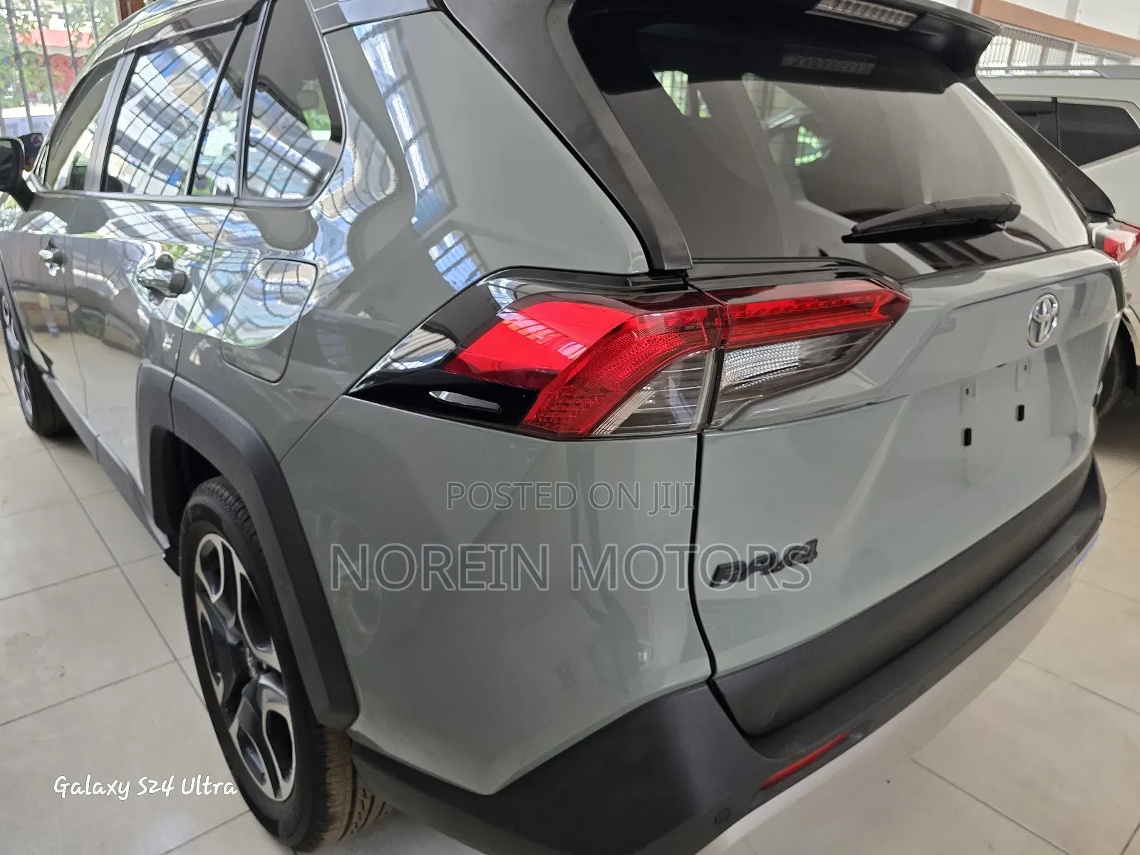 Toyota RAV4 2021 Green
