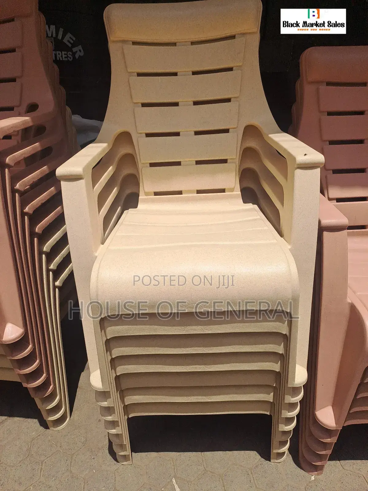 Relaxo Plastic Chair