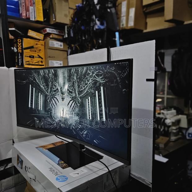 Samsung 34inch Display Curved Monitors - thumbnail 4