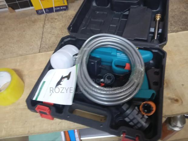 Original Makita Cordless Carwash Machine