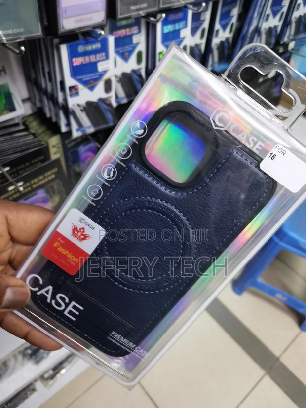 iPhone 15 Leather Bend Stand Magsafe Brown Case - thumbnail 3