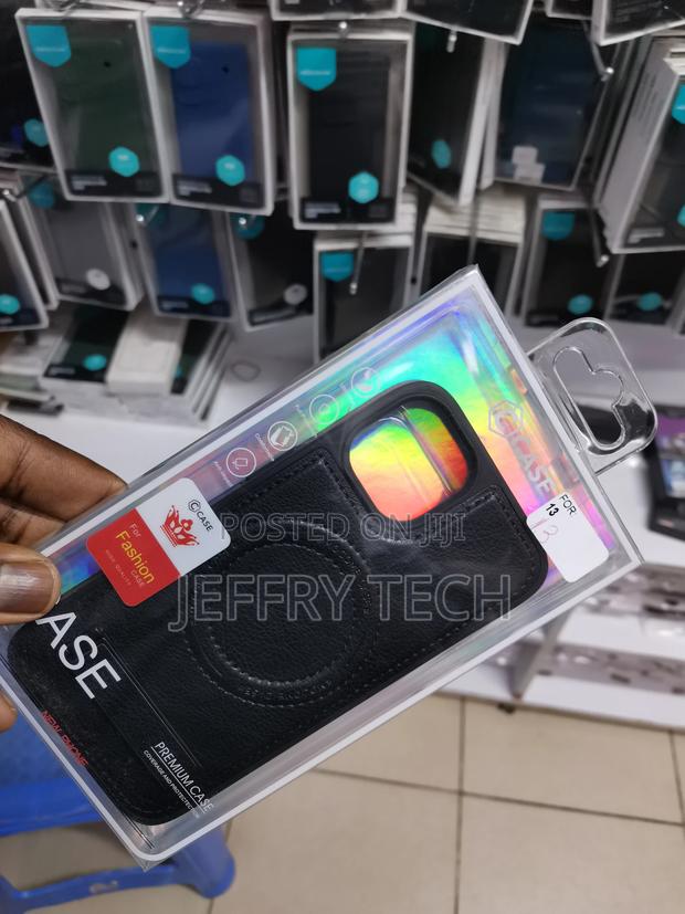 iPhone 13 Leather Bend Stand Magsafe Black Case - thumbnail 3