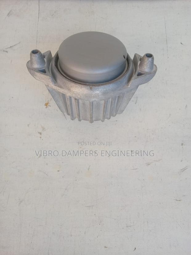 Mercedes W212 Front Engine Mounting - thumbnail 2