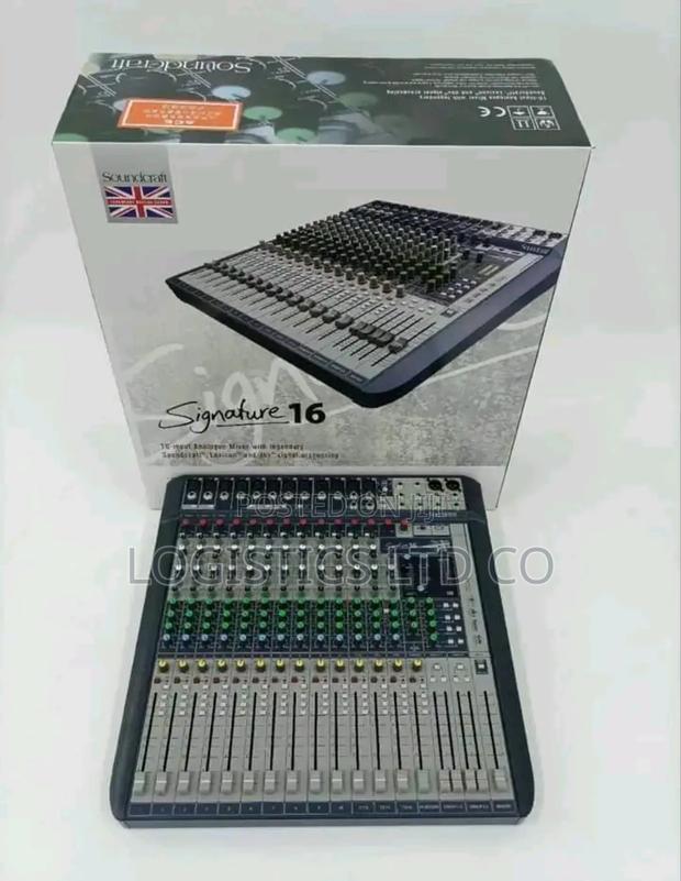 Soundcraft Signature 16 Analog 16-Channel Mixer