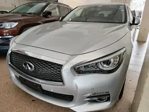 Nissan Skyline 2017 Silver