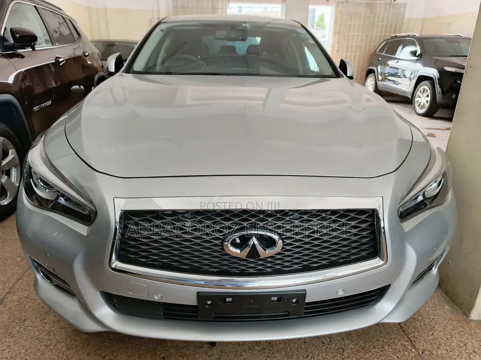 Nissan Skyline 2017 Silver