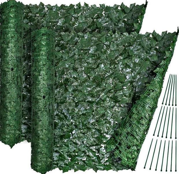Artificial Leaf Privacy Fence