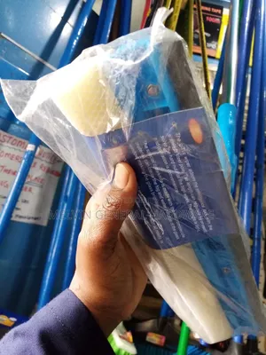 Glass /Mirror Cleaner Squeezer