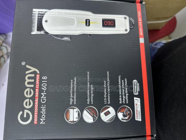 Rechargeable Shaving Machine - thumbnail 3