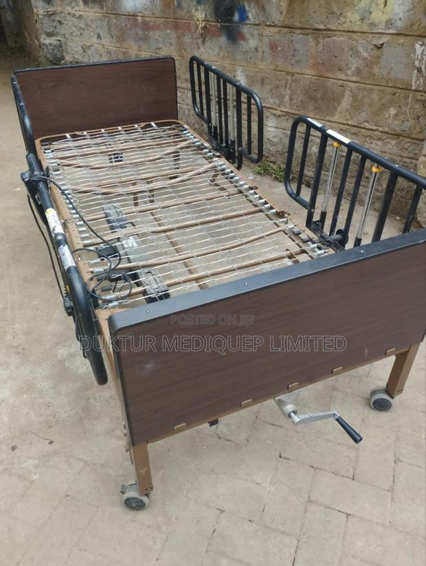 Three Function Electric Hospital Bed Ex-Us - thumbnail 3