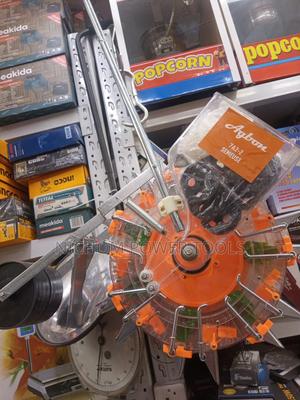 Seed Planter With Fertilizer Seed Pockets - thumbnail 2