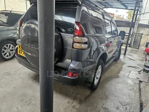 Toyota Land Cruiser Prado 2005 Gray