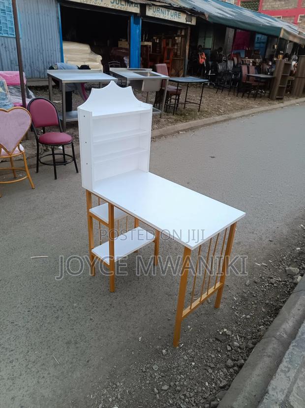 Manicure Table, White - main view