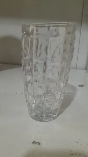 20cm Glass Vases in Stock