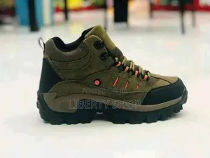 Skyview Hiking Boots * Hiking Boots