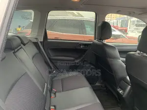 Subaru Forester 2.5i Limited AWD 2017 Pearl