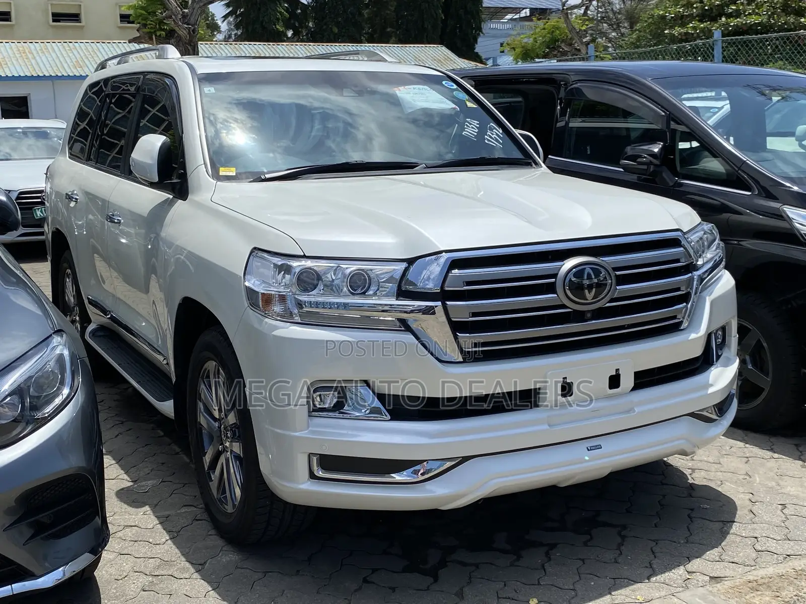 Toyota Land Cruiser 2018 White