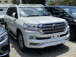Toyota Land Cruiser 2018 White