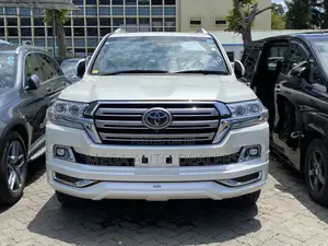 Toyota Land Cruiser 2018 White
