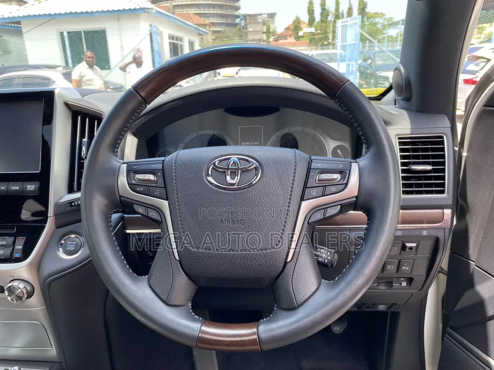 Toyota Land Cruiser 2018 White
