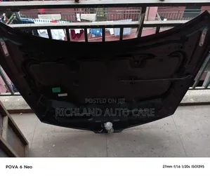 Nissan Tiida Bonnet