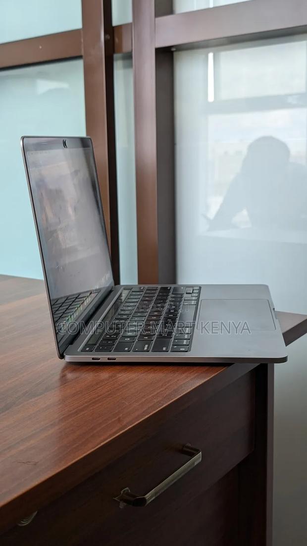 Laptop Apple MacBook Pro 8GB Apple M2 SSD 256GB - thumbnail 4