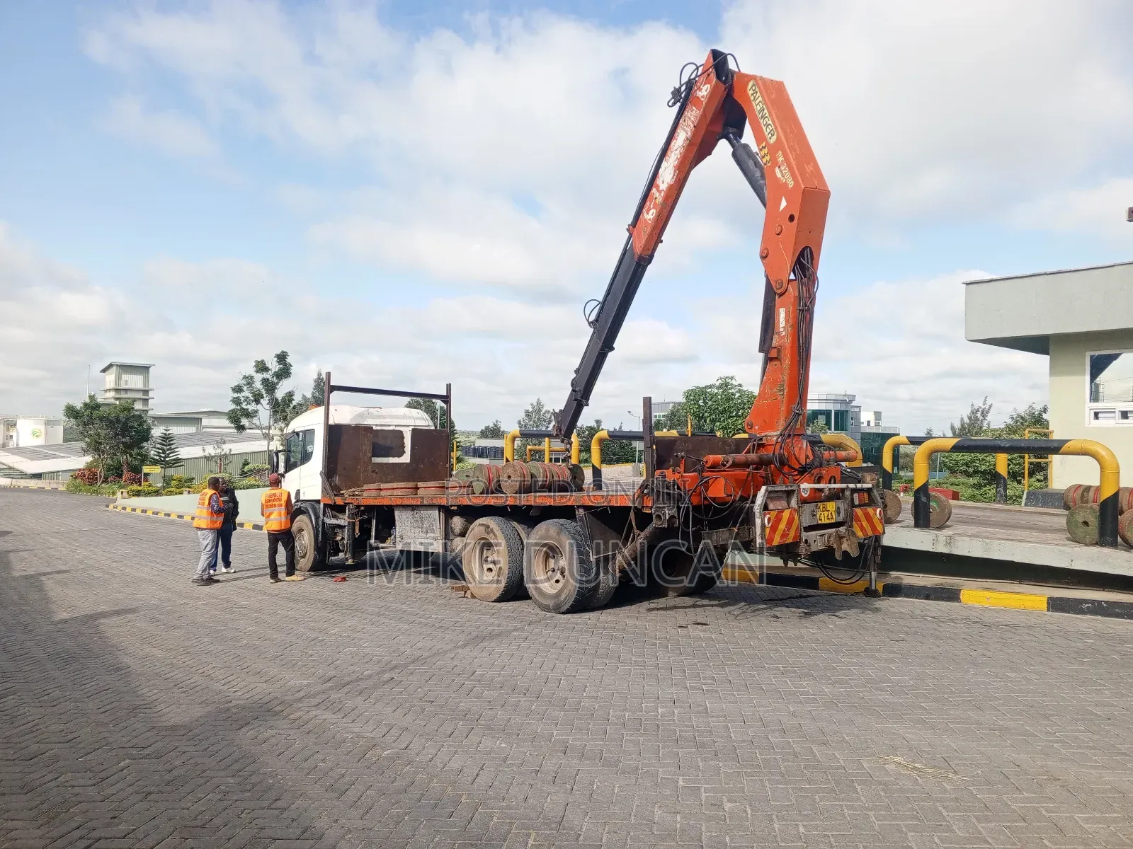 Crane Loading Offloading and Transportation Services