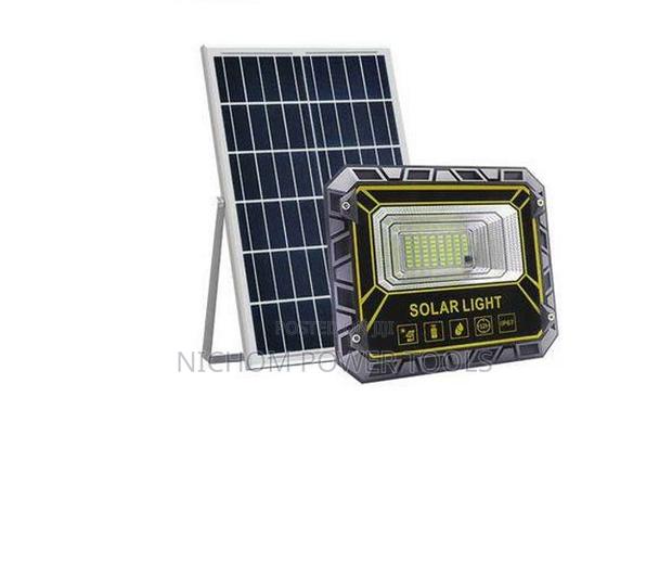 40W SOLAR FLOODLIGHT Outdoor Dusk to Dawn - main view