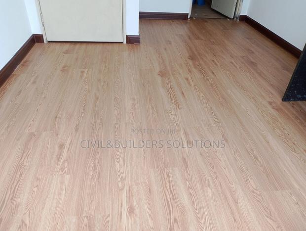 Spc {324-4 Meadowlark - main view