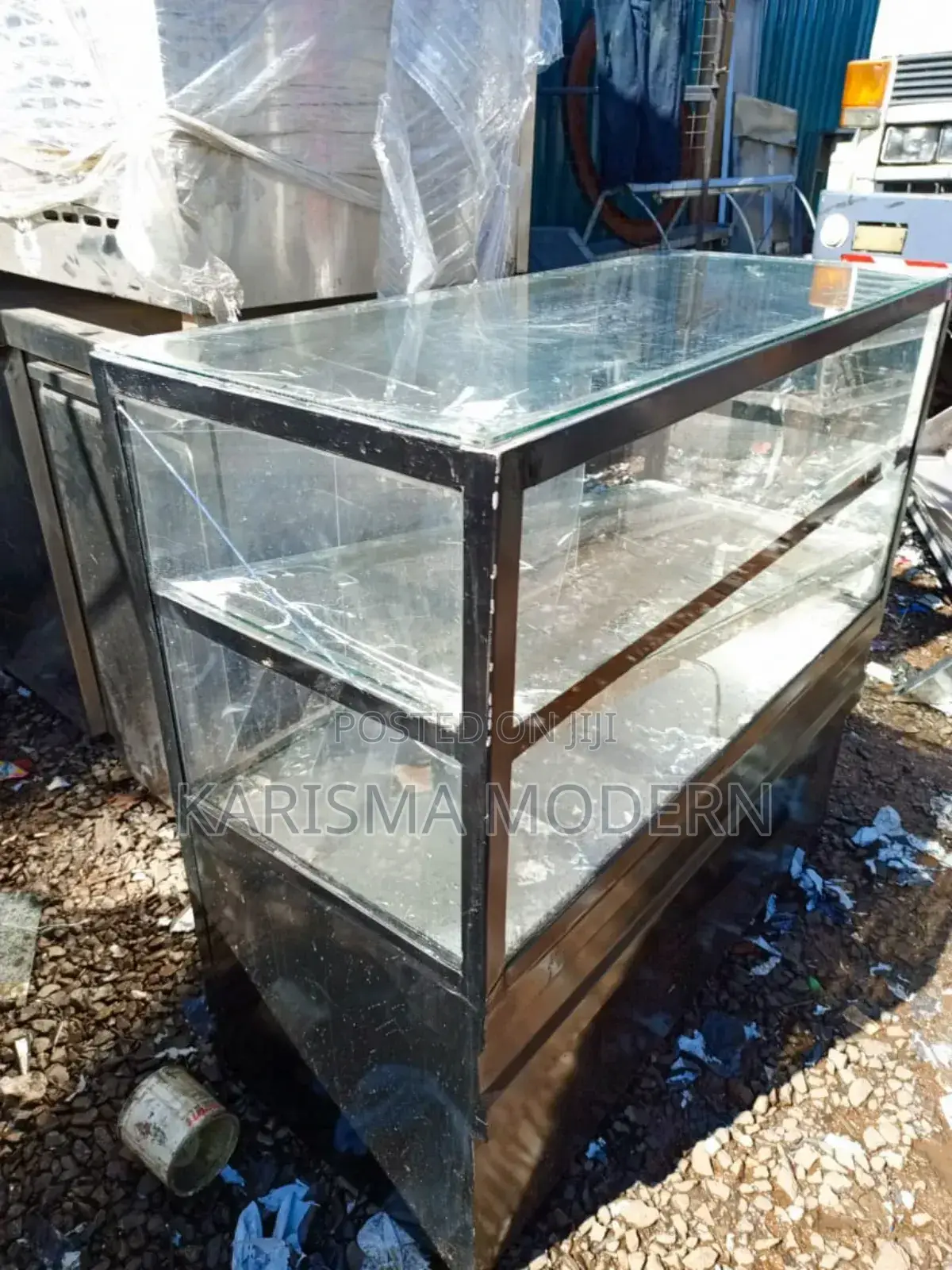 Rust Guard Glass Cake Display