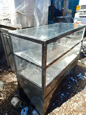 Rust Guard Glass Cake Display