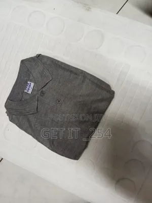 Polo Shirt for Small Boys 
Age 10-14
Normal Fitting