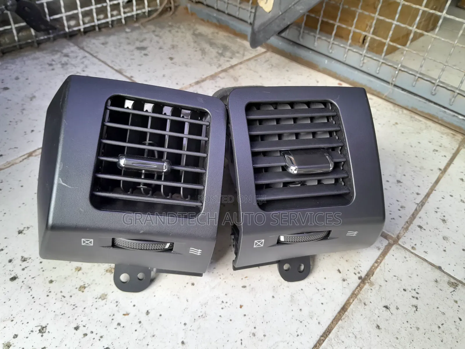 Prado 120 Side Vents