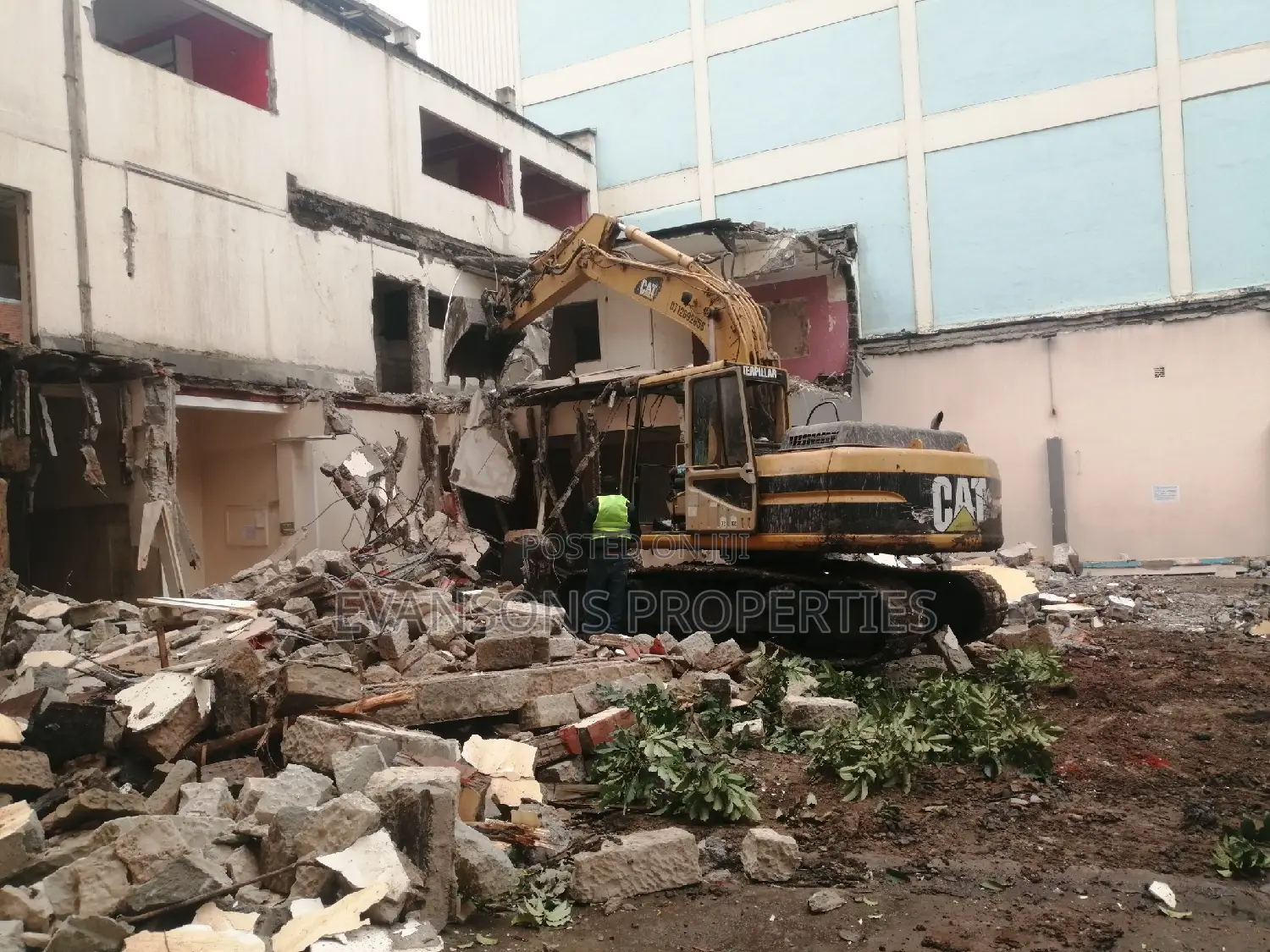 Graders, Backhoe, Wheeloader, Excavator, Rollers for Hire