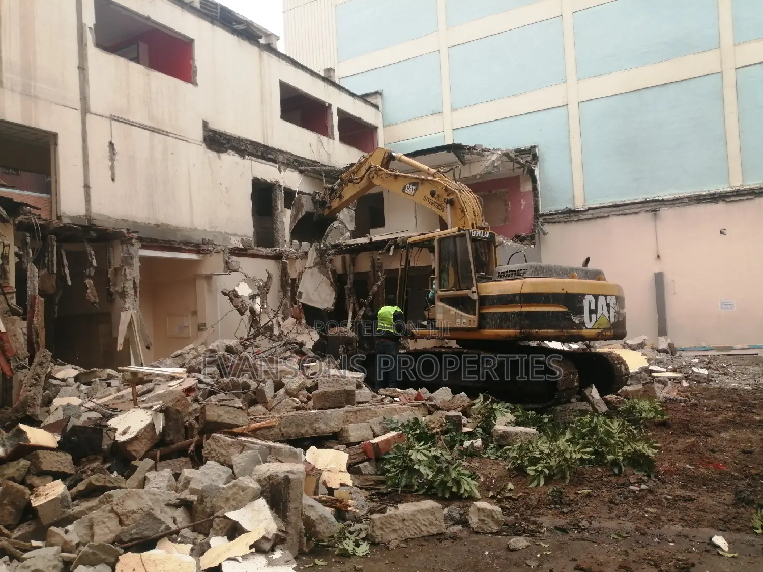 Graders, Backhoe, Wheeloader, Excavator, Rollers for Hire