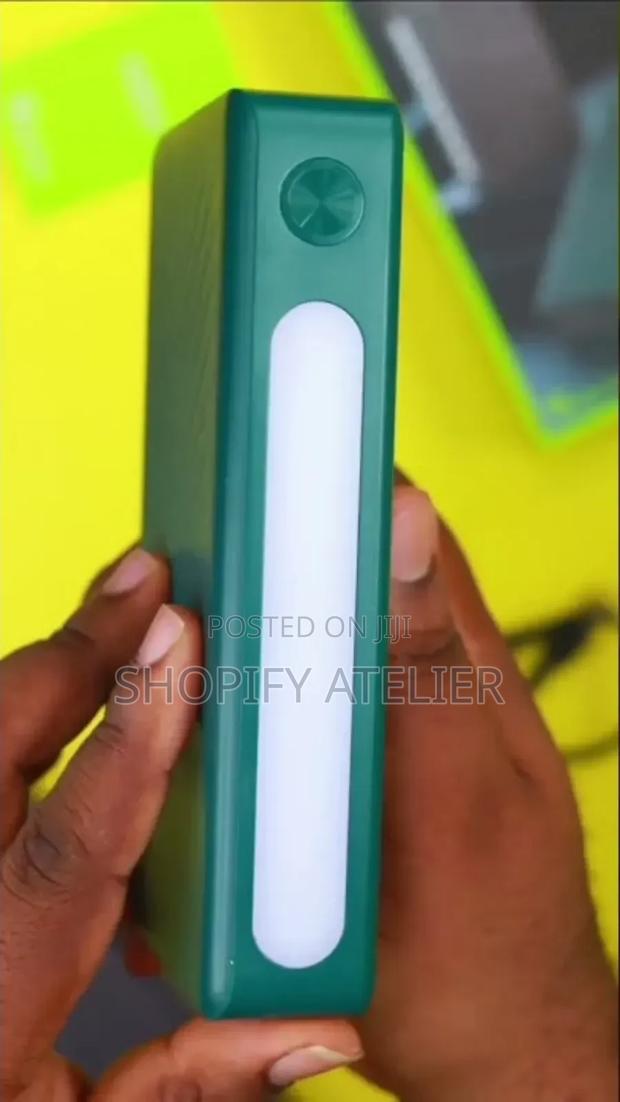 Oraimo Traveller 3 Lite Power Bank 27000mah With Led - thumbnail 2