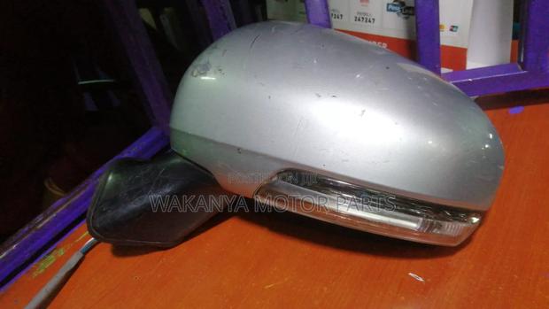 Toyota Prius 2010/2012 Power Side Mirror With Indicator Lamp - thumbnail 2