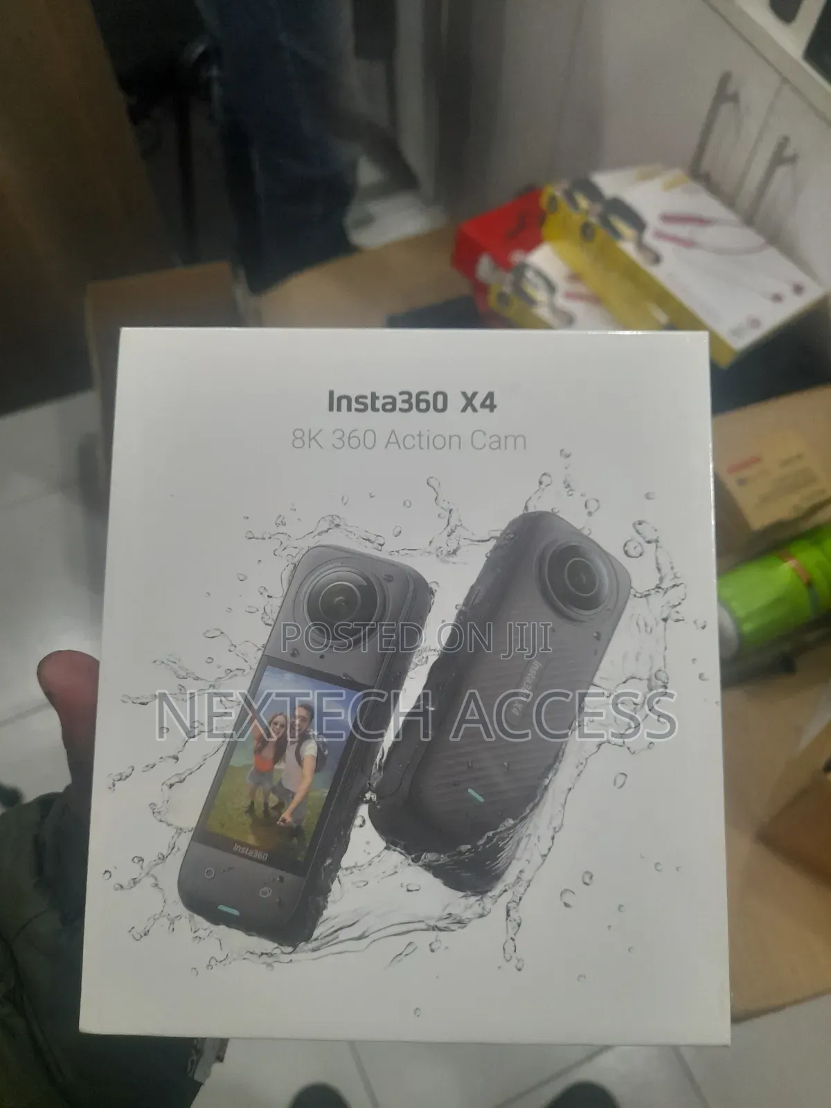 Insta 360 X4