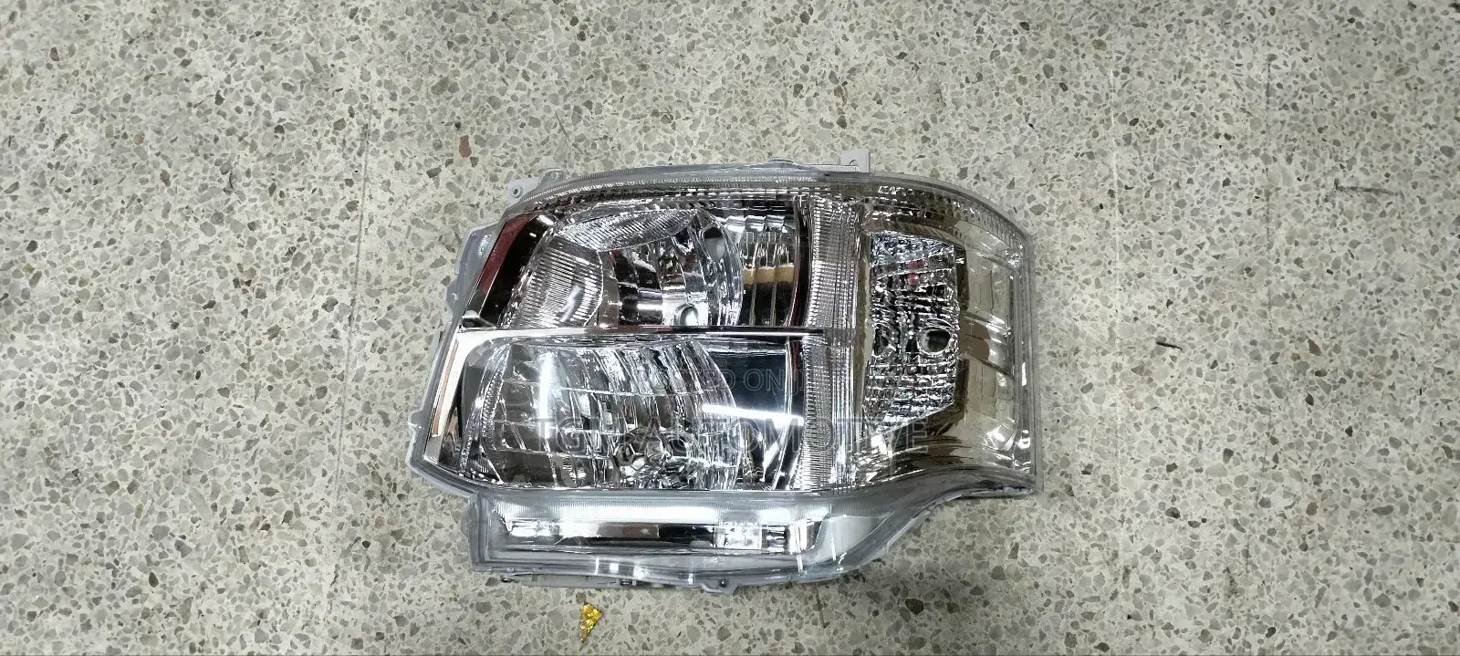Head Light Hiace 7L Head Lamp 2012