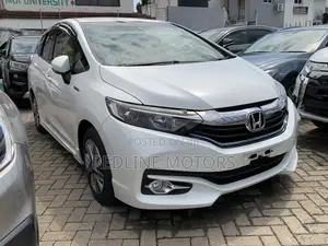 Honda Shuttle 1.5 Hybrid 2WD 2018 White