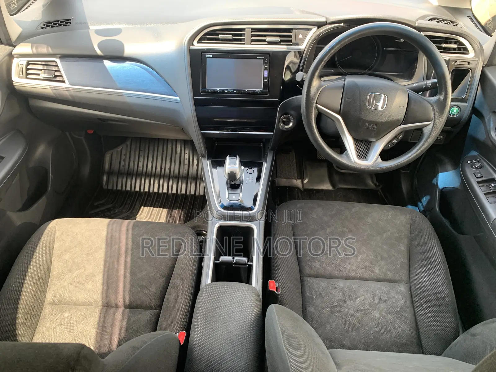 Honda Shuttle 1.5 Hybrid 2WD 2018 White
