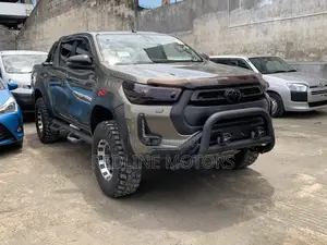 Toyota Hilux 2020 Green