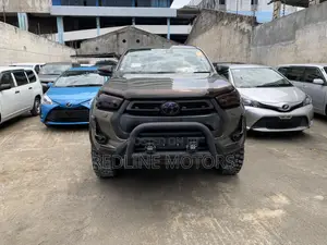 Toyota Hilux 2020 Green