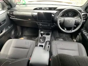 Toyota Hilux 2019 Gray