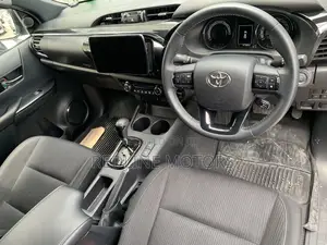 Toyota Hilux 2019 Gray