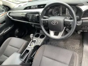 Toyota Hilux 2.4 Diesel 2020 Green