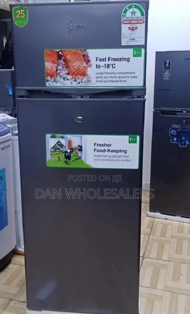 Syinix Fridge 210L - main view